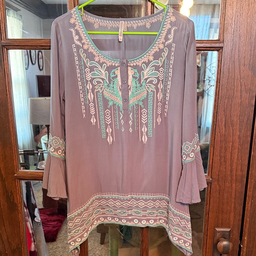 Mono Reno Women Purple Grey Embroidered Boho Tunic‎ Bell Sleeve Sharkbite Hem S